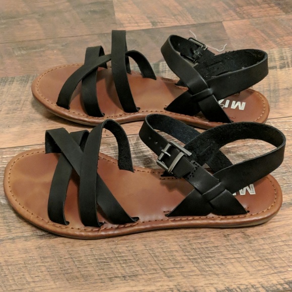 MIA Shoes - 3for$10🎃Mia | Black strappy sandals